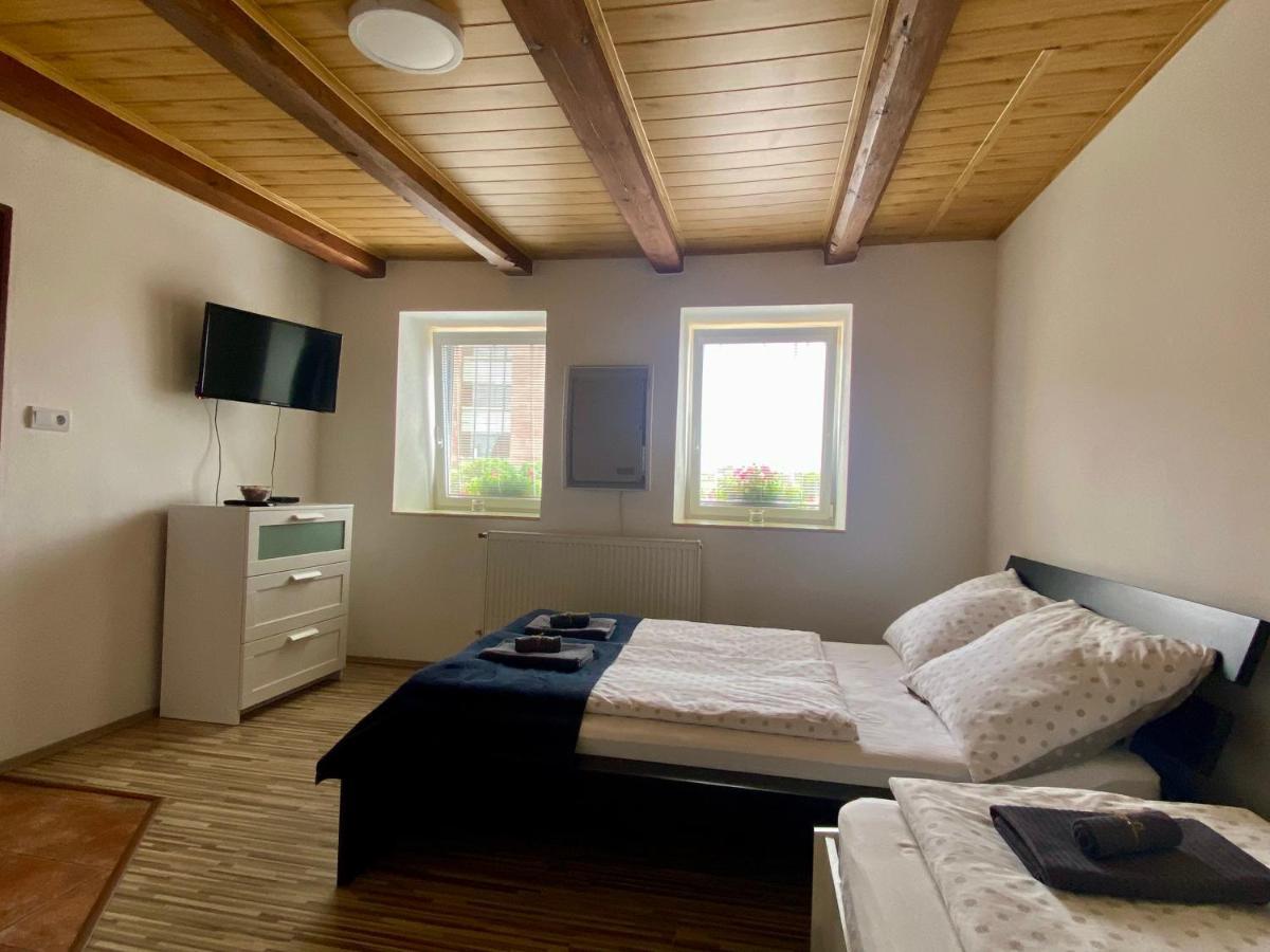 Ubytovani Gm Znojmo Bagian luar foto